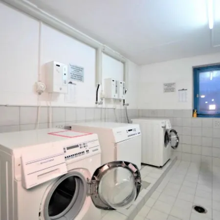 Apartment Lovely 1-bedroom Vacation With Pool And Sauna Laax