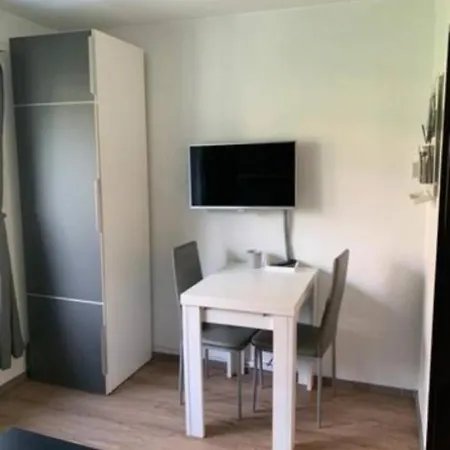 Lovely 1-bedroom Vacation With Pool And Sauna Appartement Laax